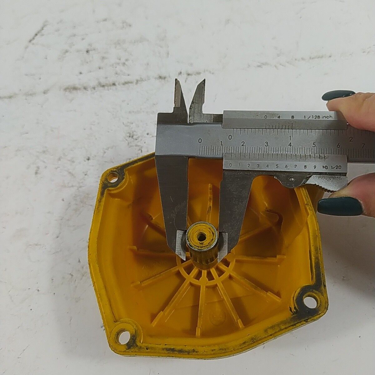 Ricambio DECESPUGLIATORE ALPINA STAR 41 COPERCHIO DI AVVIAMENTO usato