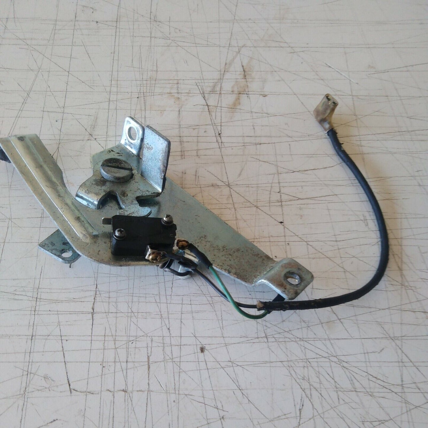 SENSORE SPEGNIMENTO PER TOSAERBA CASTELGARDEN GGP FL46LSG CASTOR R484TR usato
