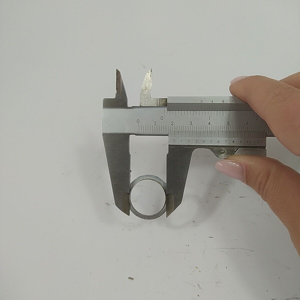 Ricambio FLANGIA COLLETTORE VITI CARBURATORE per motosega CASTOR CP 700 usato