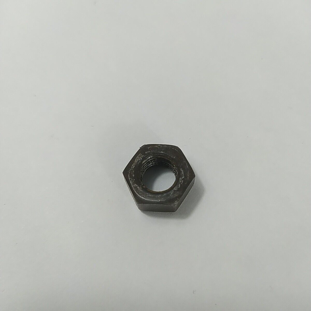 Ricambi DECESPUGLIATORE HUSQVARNA 39 R usati DADO bullone VOLANO DI ACCENSIONE