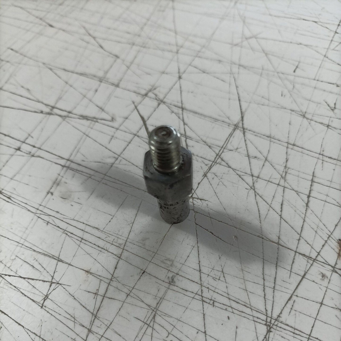 MOTOSEGA OLEOMAC OM 251 PERNO bullone PASSAGGIO CATENA LAMA ricambi usati