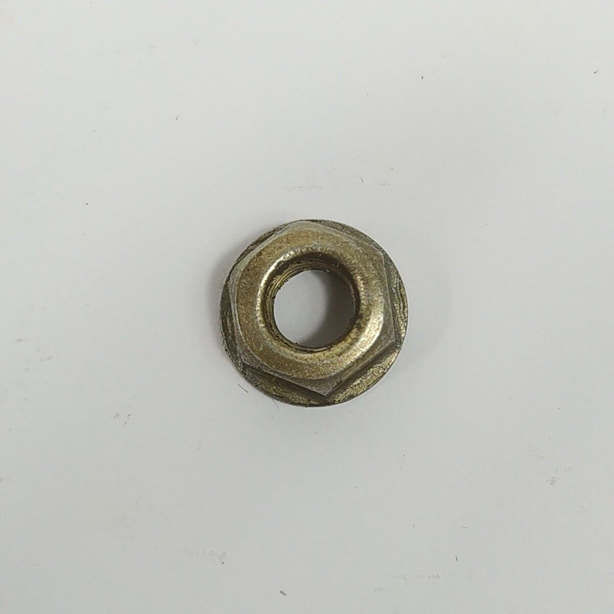 Ricambio DADO VOLANO ALBERO MOTORE per decespugliatore McCulloch 3800 usato