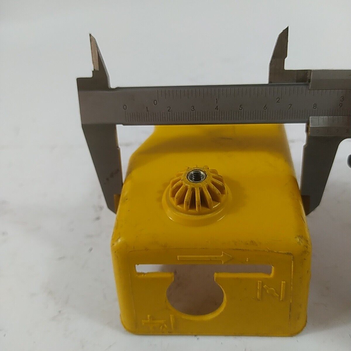 Ricambio DECESPUGLIATORE ALPINA STAR 41 COPERCHIO FILTRO DELL' ARIA usato