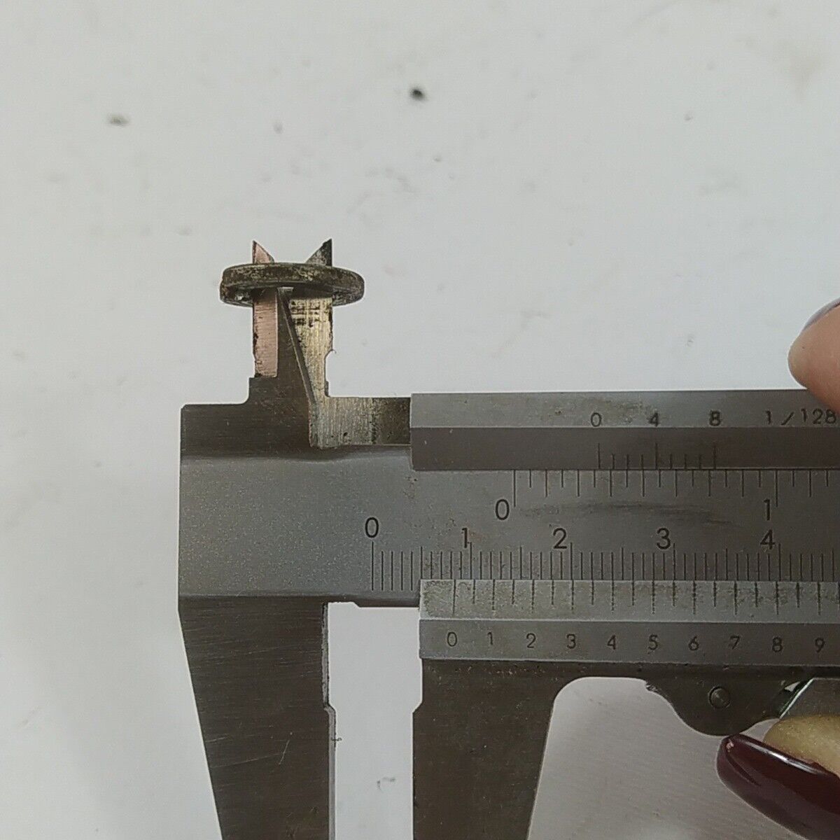 Ricambio DECESPUGLIATORE kawasaki kt 17 DADO BULLONE FERMO VOLANO ALBERO usato
