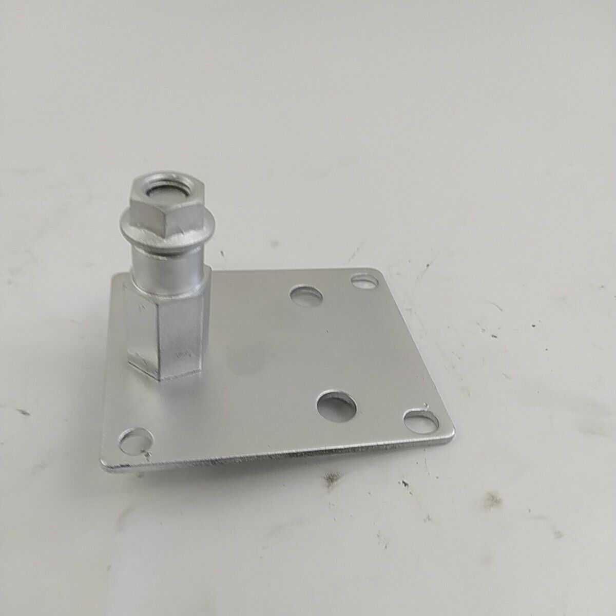 Ricambio STAFFA PIASTRA MOTORE a zaino usato per decespugliatore KAWASAKI TD 40