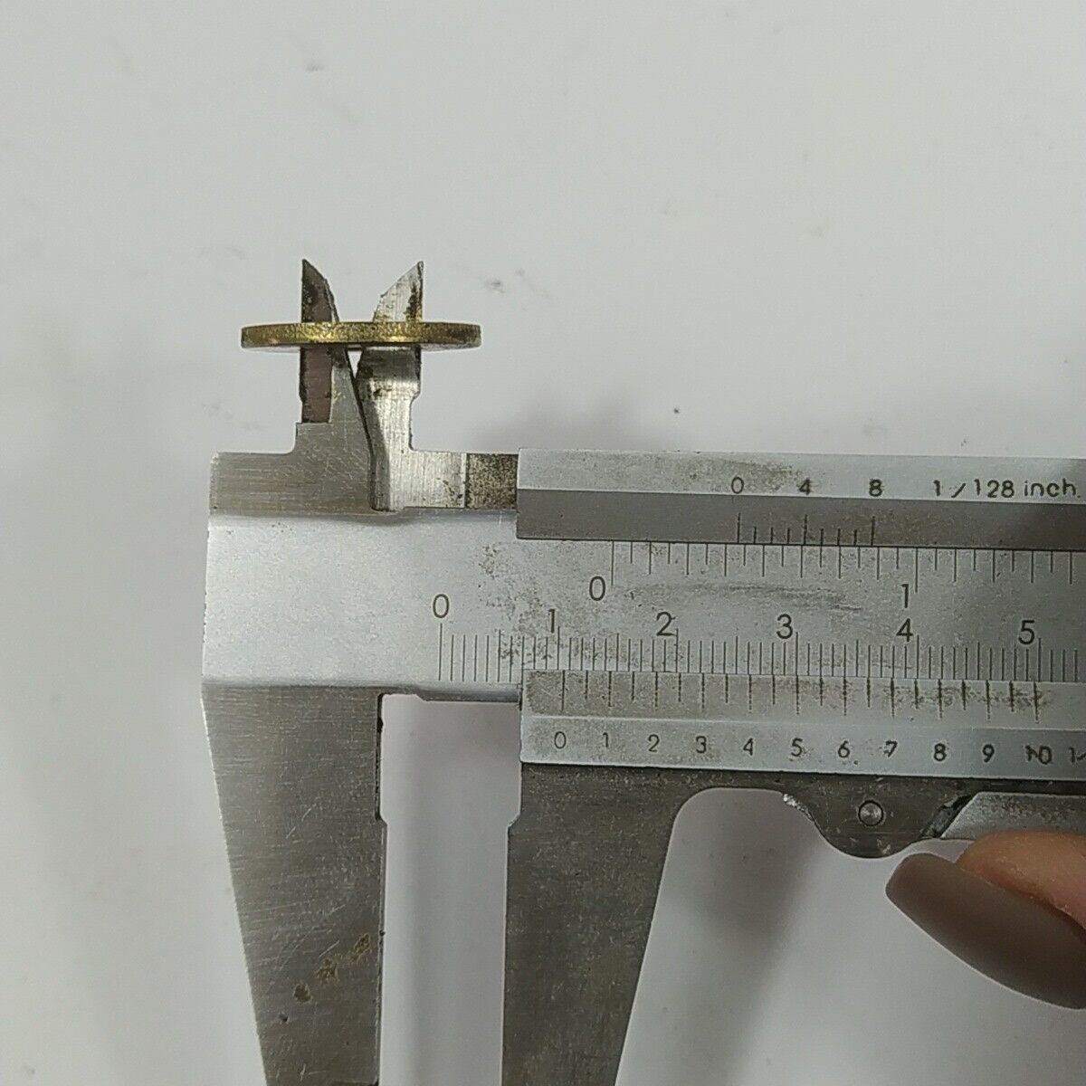 Ricambio VITI VITE ALBERO MOTORE usato per decespugliatore Komatsu ZENOAH G5K