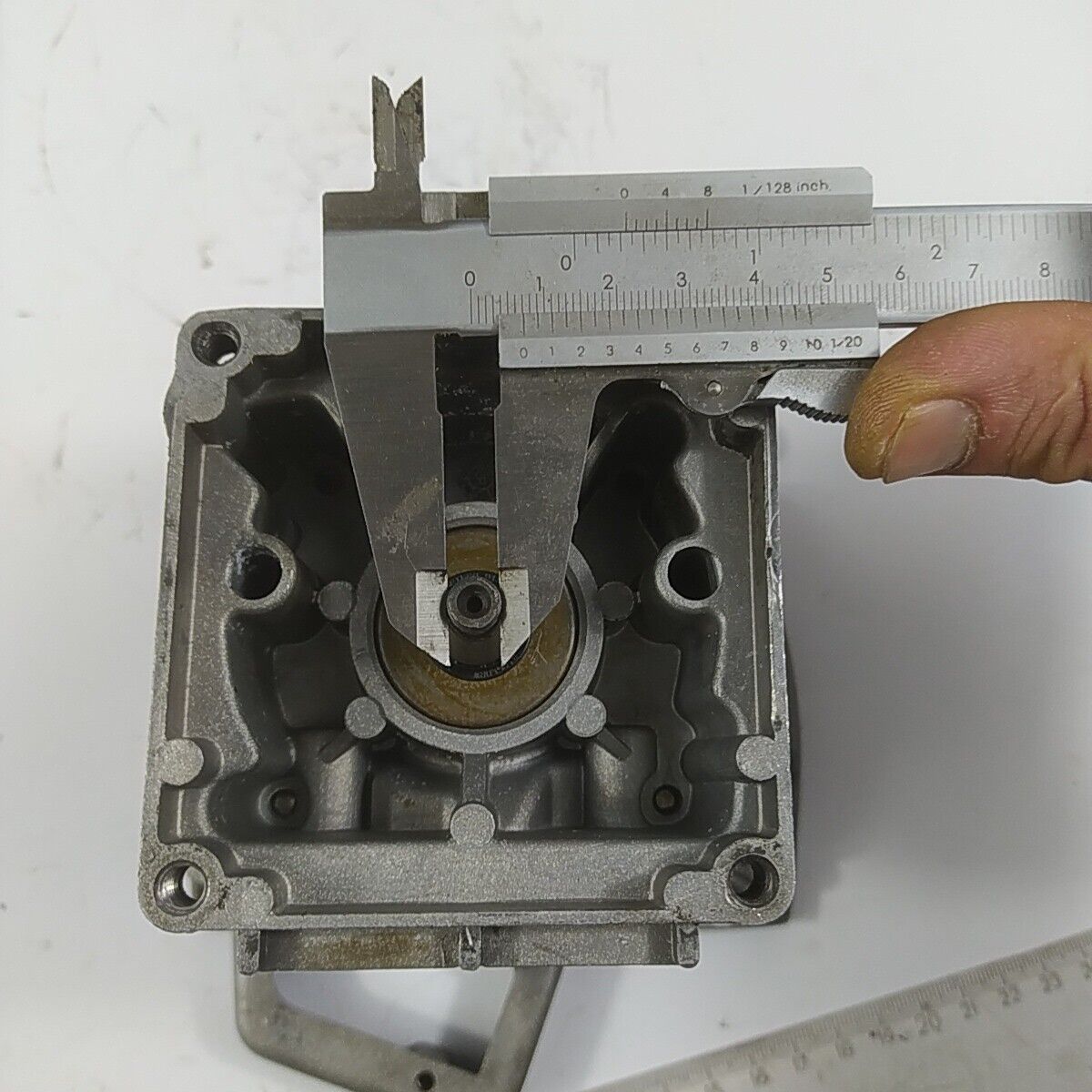 Ricambio BASAMENTO E ALBERO MOTORE Usato decespugliatore Mcculloch ELITE 3000