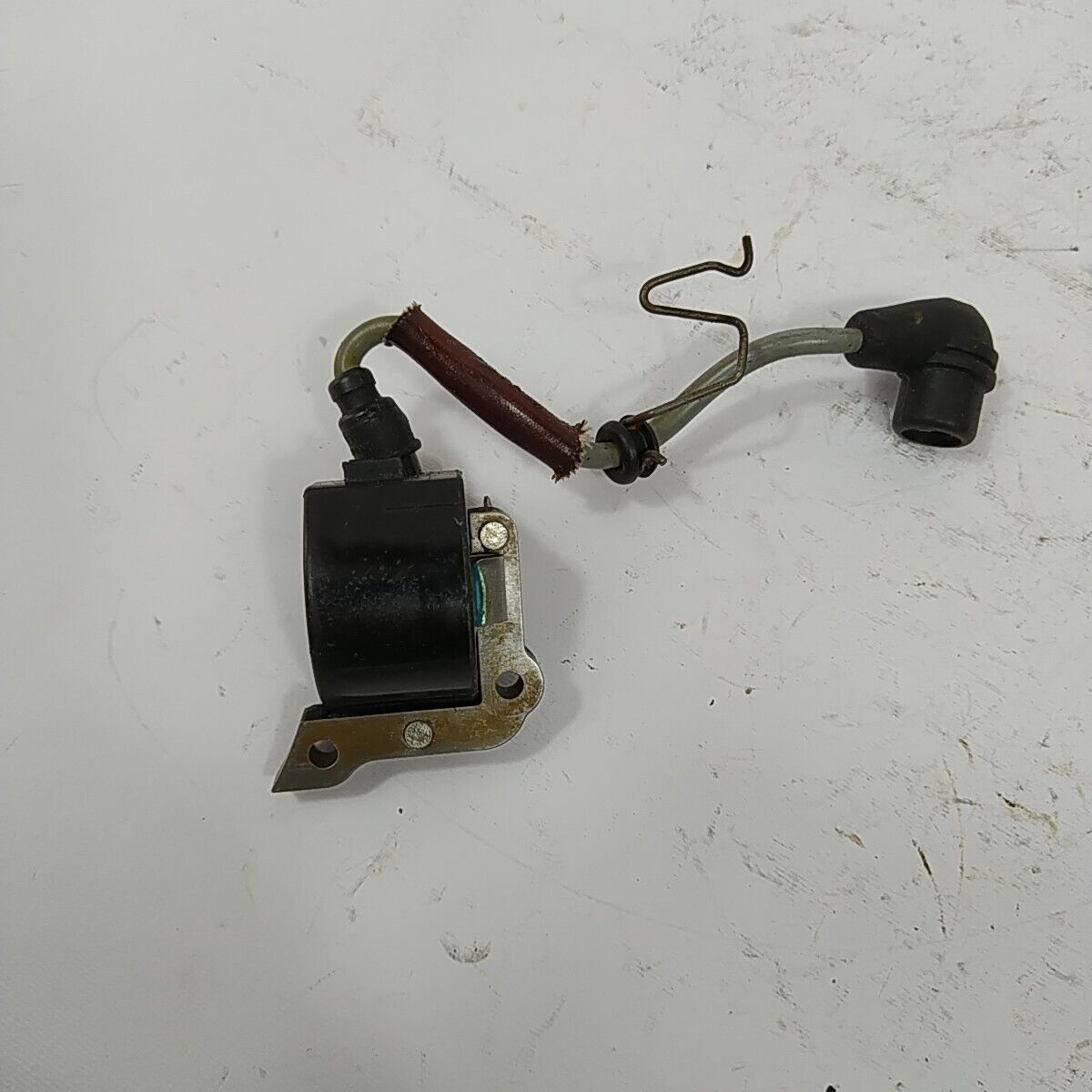 Ricambi usati BOBINA DI ACCENSIONE DUCATI 2204222 638 per motosega DOLMAR 116 si