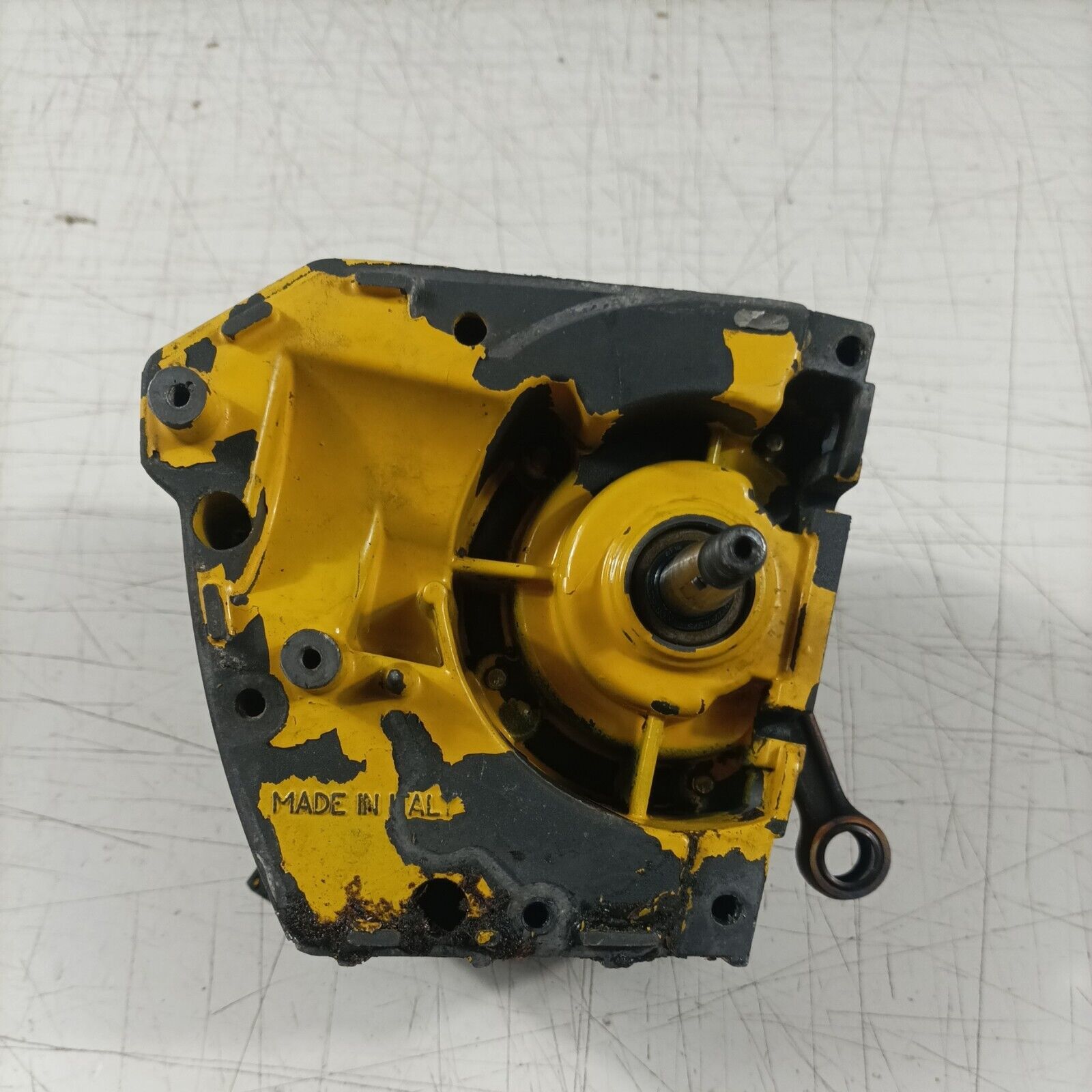 ricambi usati per MOTOSEGA ALPINA A 41 ALBERO MOTORE carter  basamento SERBATOIO