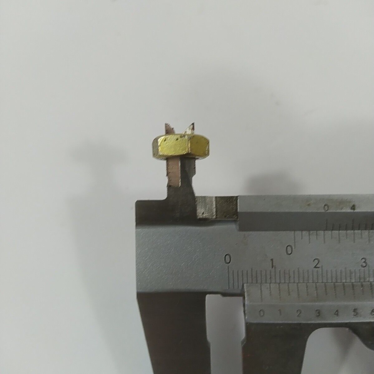 Ricambio usato RONDELLA E DADO ALBERO MOTORE per decespugliatore KAWASAKI TG 33