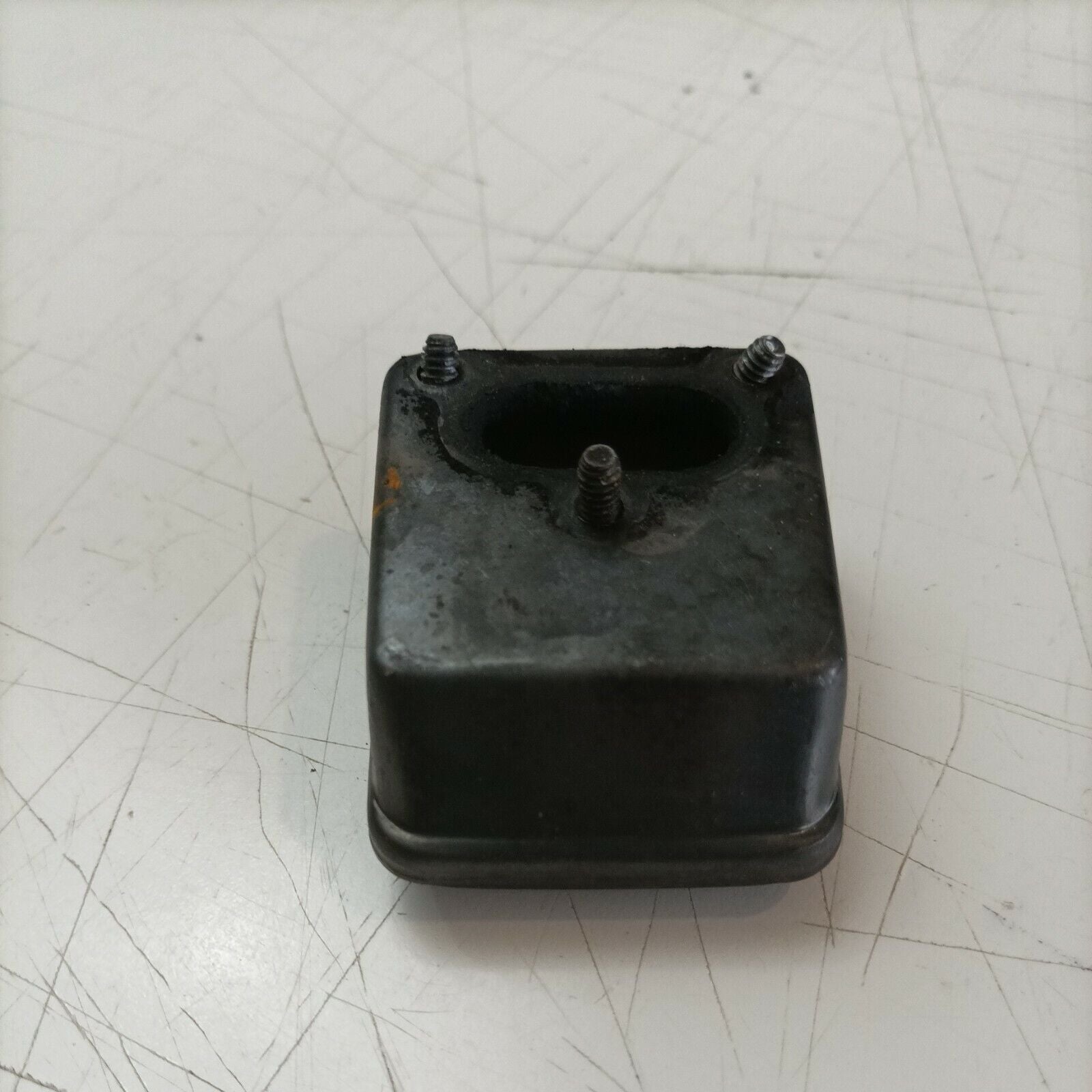SCARICO MARMITTA TERMINALE PER MOTOSEGA POULAN 2000 2.0 C.I ricambi usati