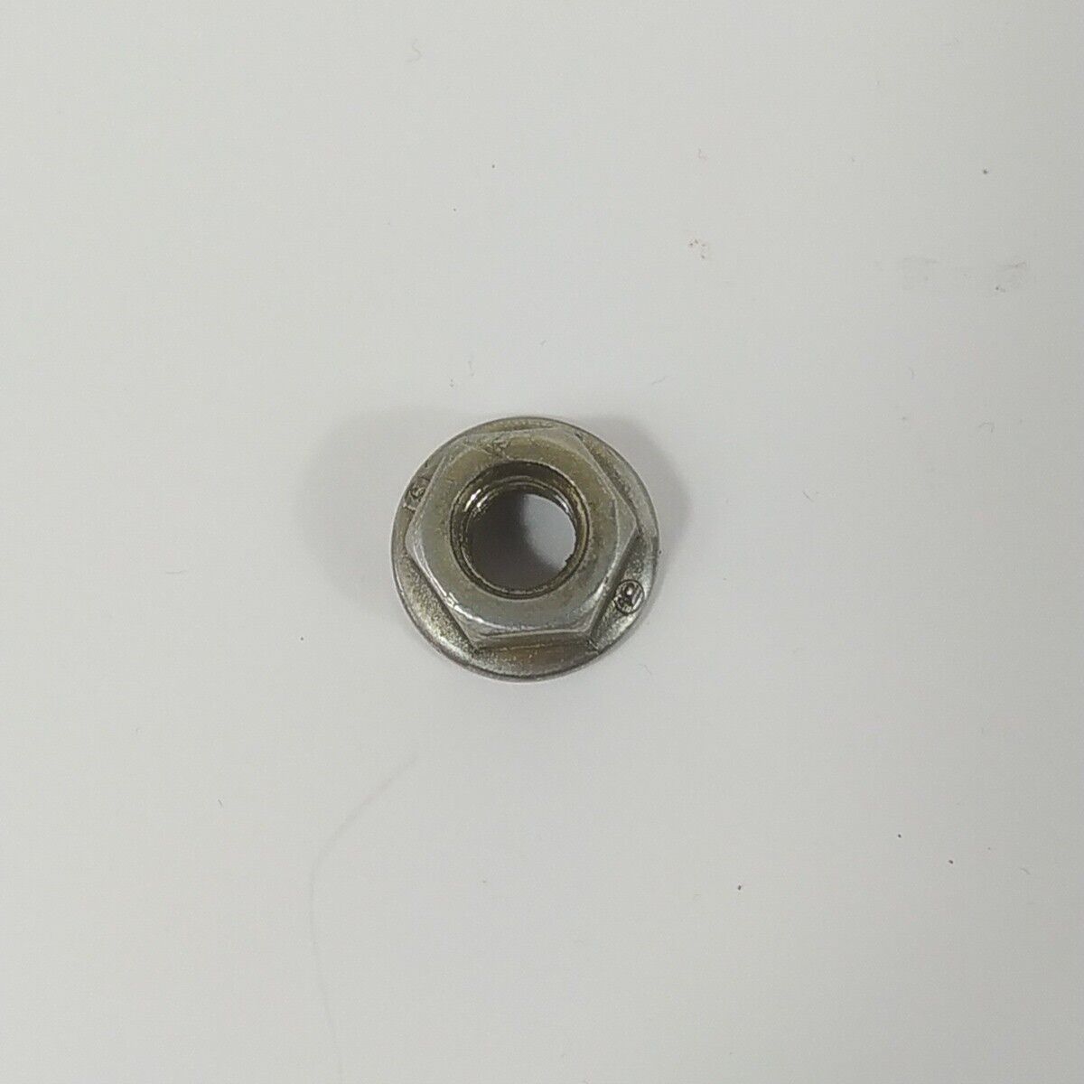 Ricambio per DECESPUGLIATORE ALPINA VIP 34 DADO BULLONE ALBERO MOTORE usato 