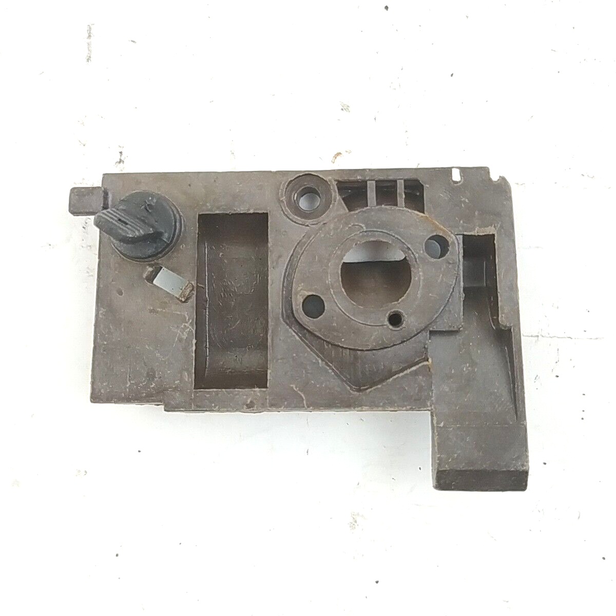 ricambi MOTOSEGA Blitz Oleo mac 240  FLANGIA COLLETTORE CARBURATORE usato