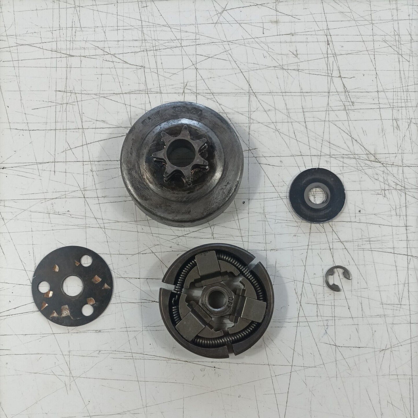 MOTOSEGA OLEOMAC OM 251 FRIZIONE E CAMPANA tamburo COMPLETA ricambi usati