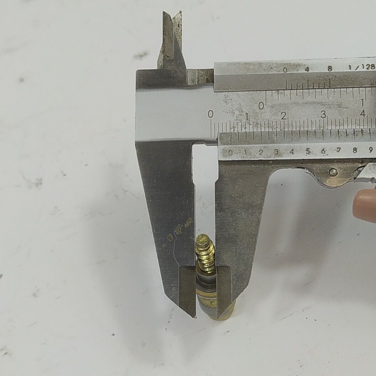 Ricambio per motosega CASTOR ALPINA 450 VITI IMPUGNATURA MANICO MANIGLIA Usato