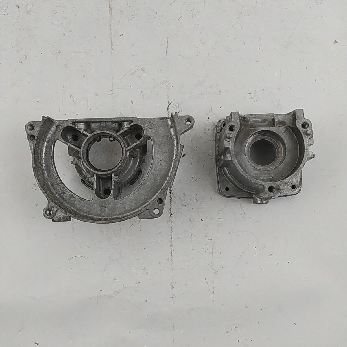 Ricambio CARTER BASAMENTO CILINDRO usato per decespugliatore MARUYAMA EA 320