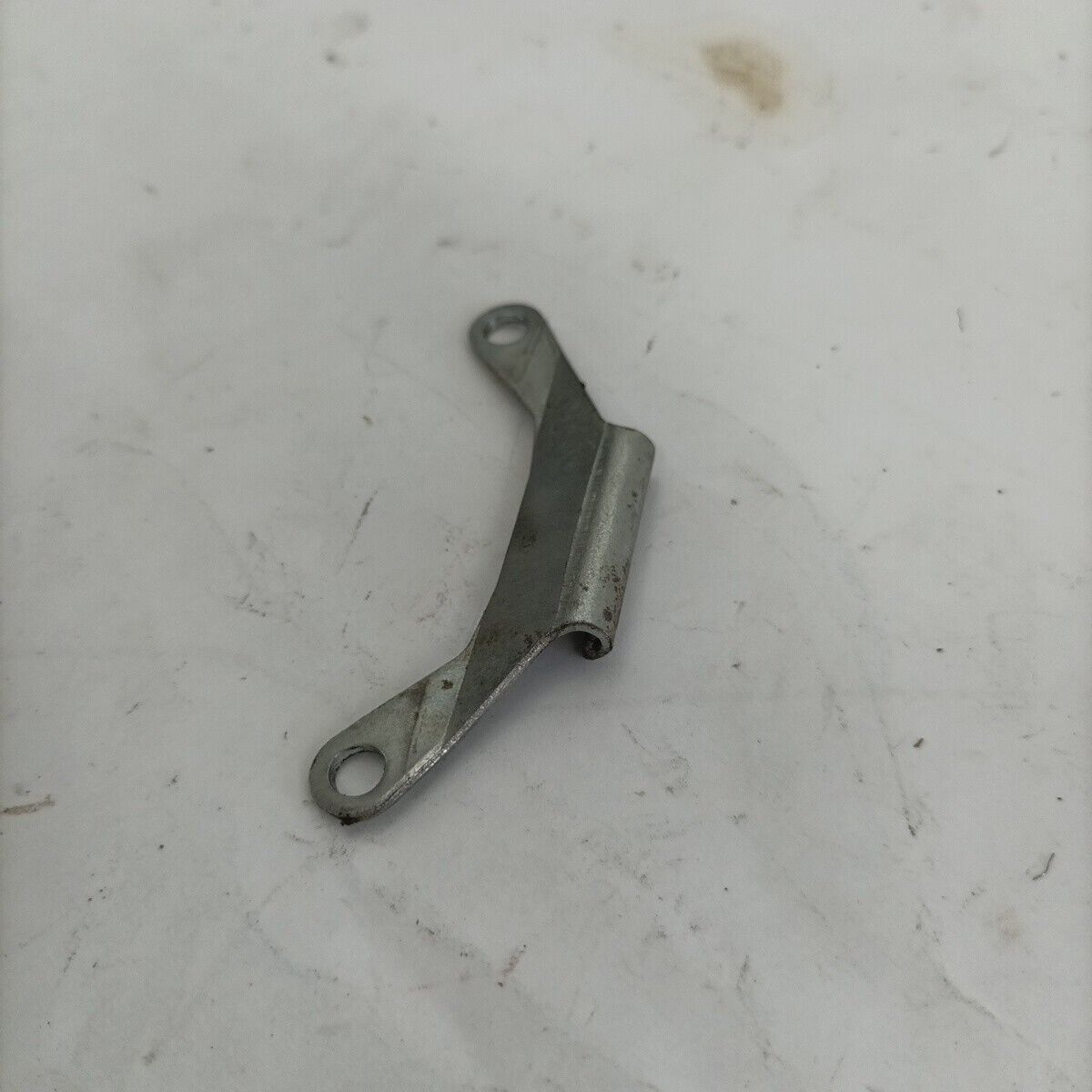 ricambio STAFFA SERBATOIO BENZINA usato per decespugliatore KAWASAKI TD 33