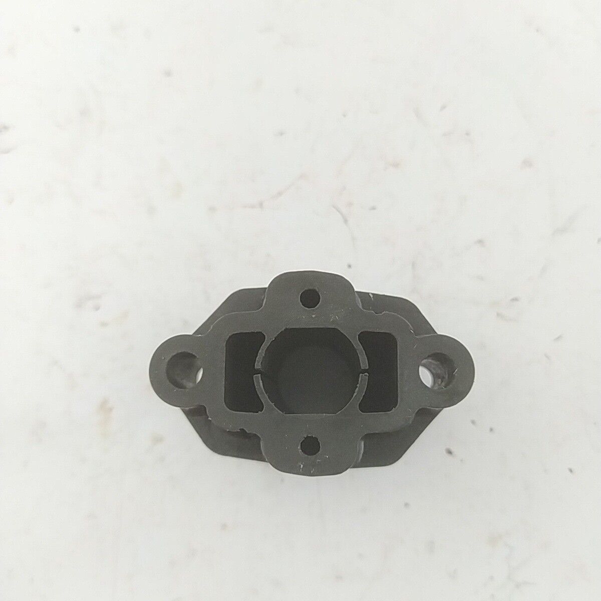 Ricambi FLANGIA COLLETTORE CARBURATORE usati decespugliatore Komatsu ZENOAH G5K