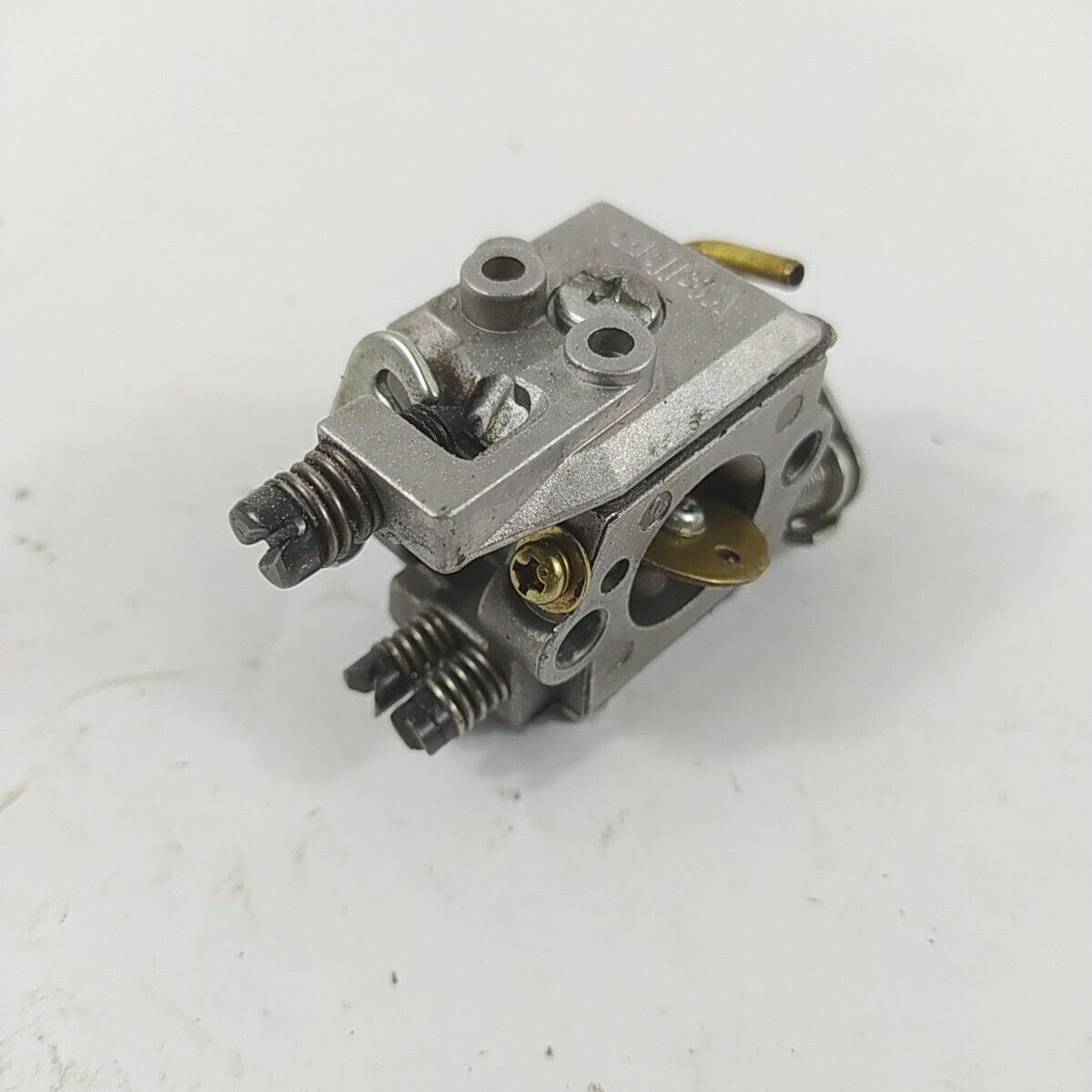 Ricambi per DECESPUGLIATORE HUSQVARNA 39 R usati CARBURATORE WALBRO WT 235