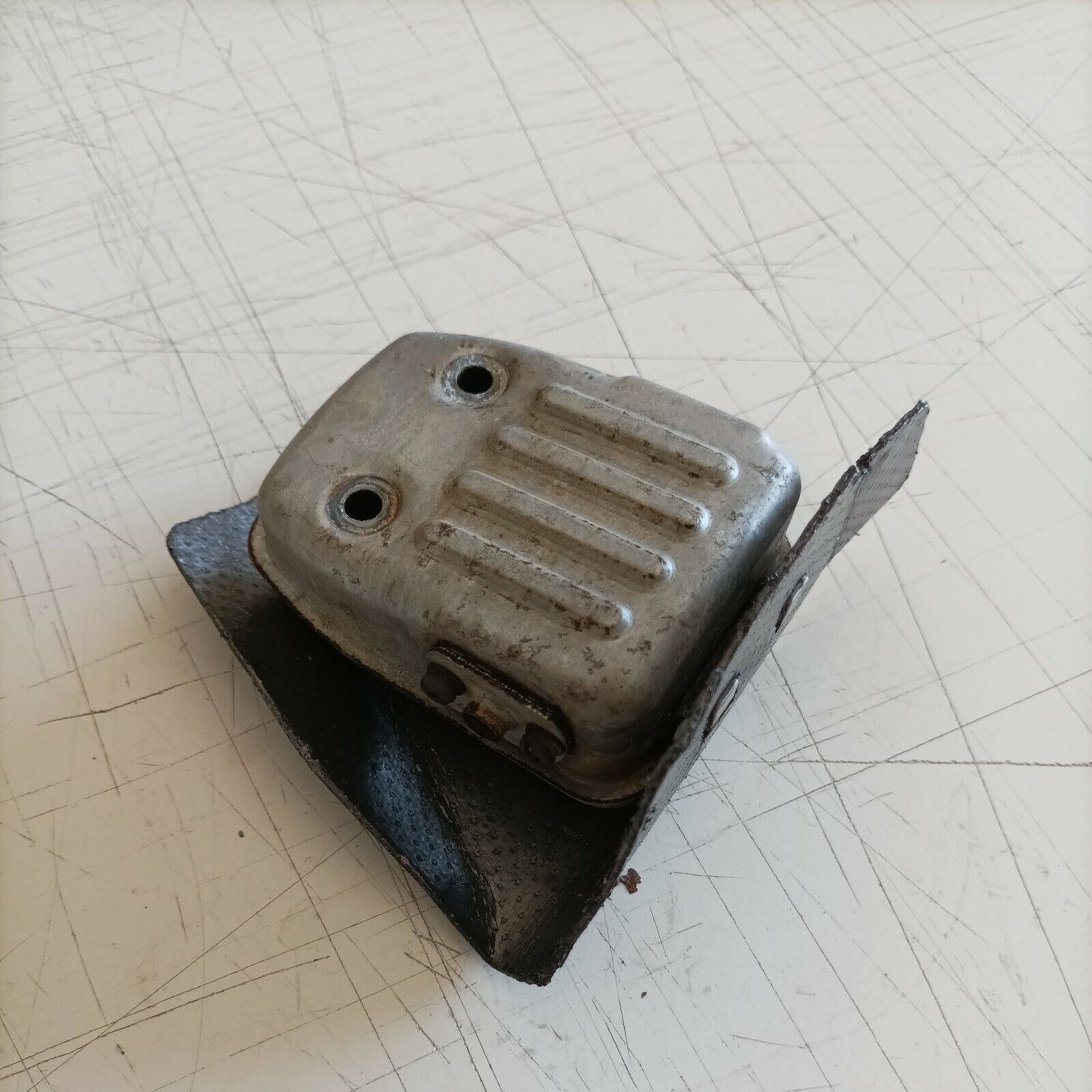 MARMITTA TERMINALE DI SCARICO PER DECESPUGLIATORE HITACHI CG 24EKS