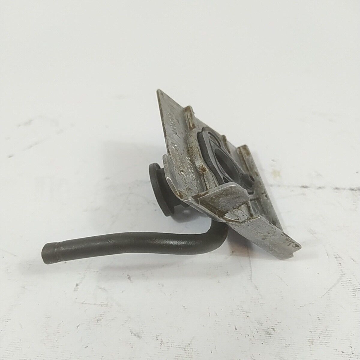 ricambio per motosega CASTOR ALPINA 450 FLANGIA COLLETTORE CARBURATORE usato