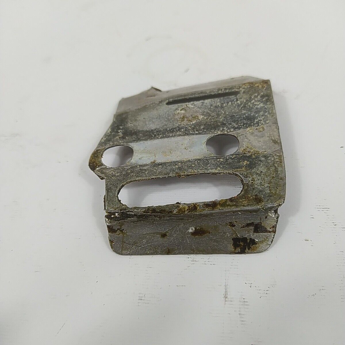 Ricambio per motosega OLEO-MAC 350 PIASTRINA REGISTRO E BARRA CATENA usato