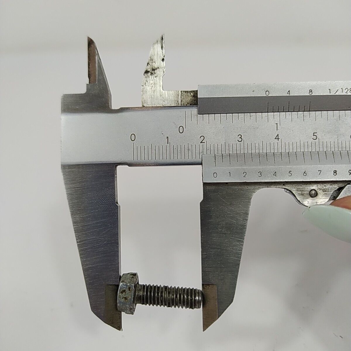 Ricambio usato VITI bulloni dadi perni di VARIE MISURE per motosega DOLMAR 116