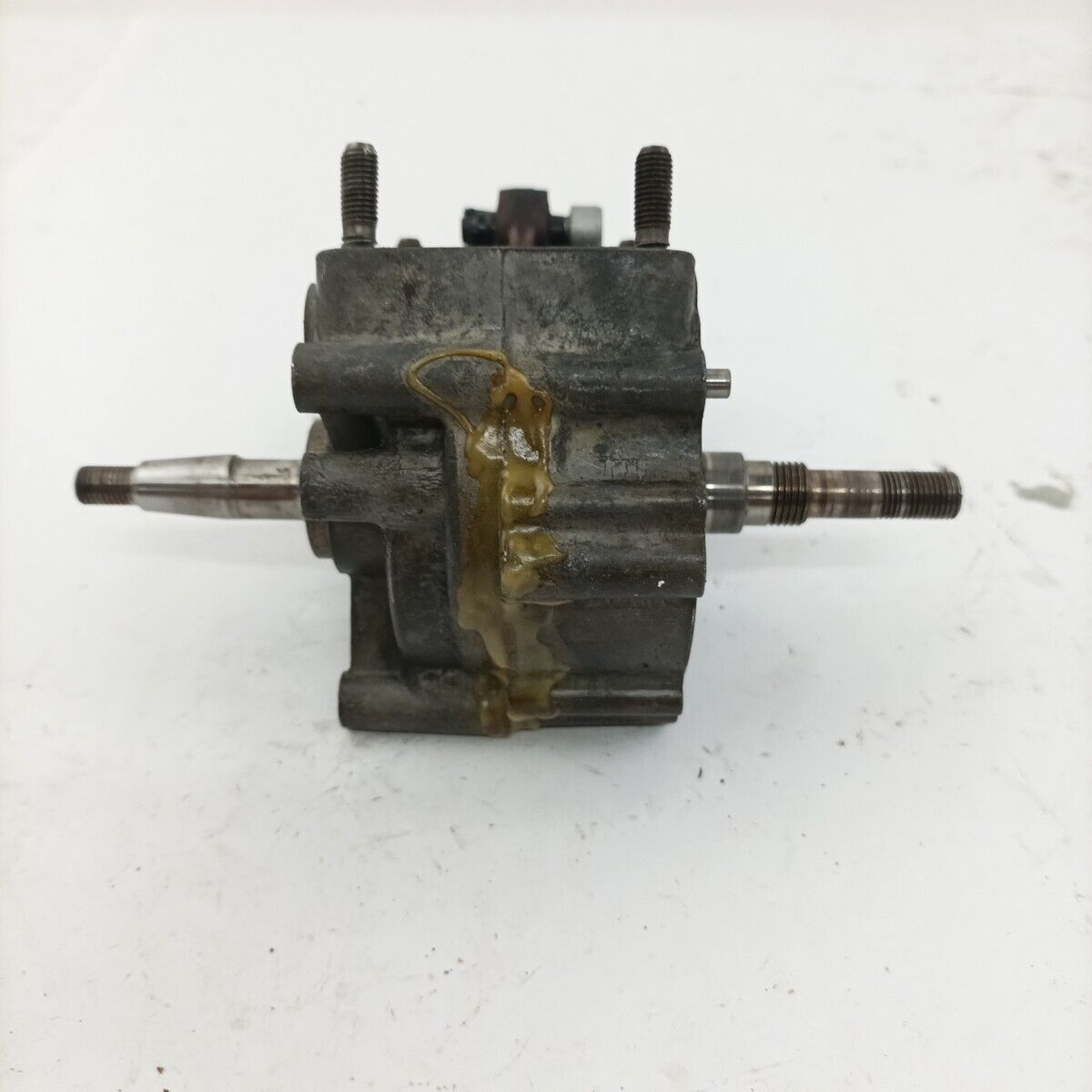 Ricambi CARTER BASAMENTO ALBERO MOTORE Originali Usati MOTOSEGA HOMELITE XL - 12