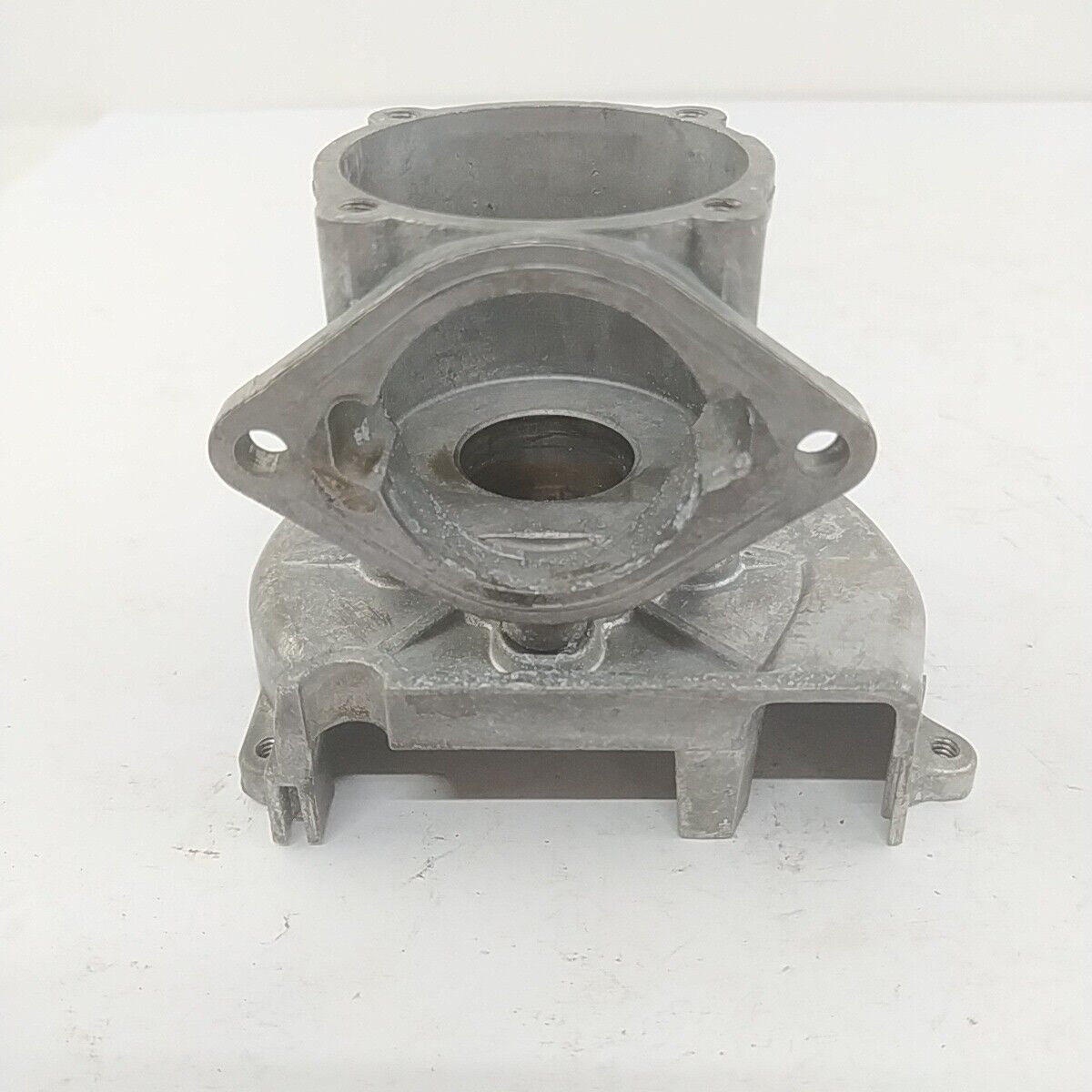 Ricambio usato CARTER BASAMENTO MOTORE cilindro per decespugliatore STIHL FS 44