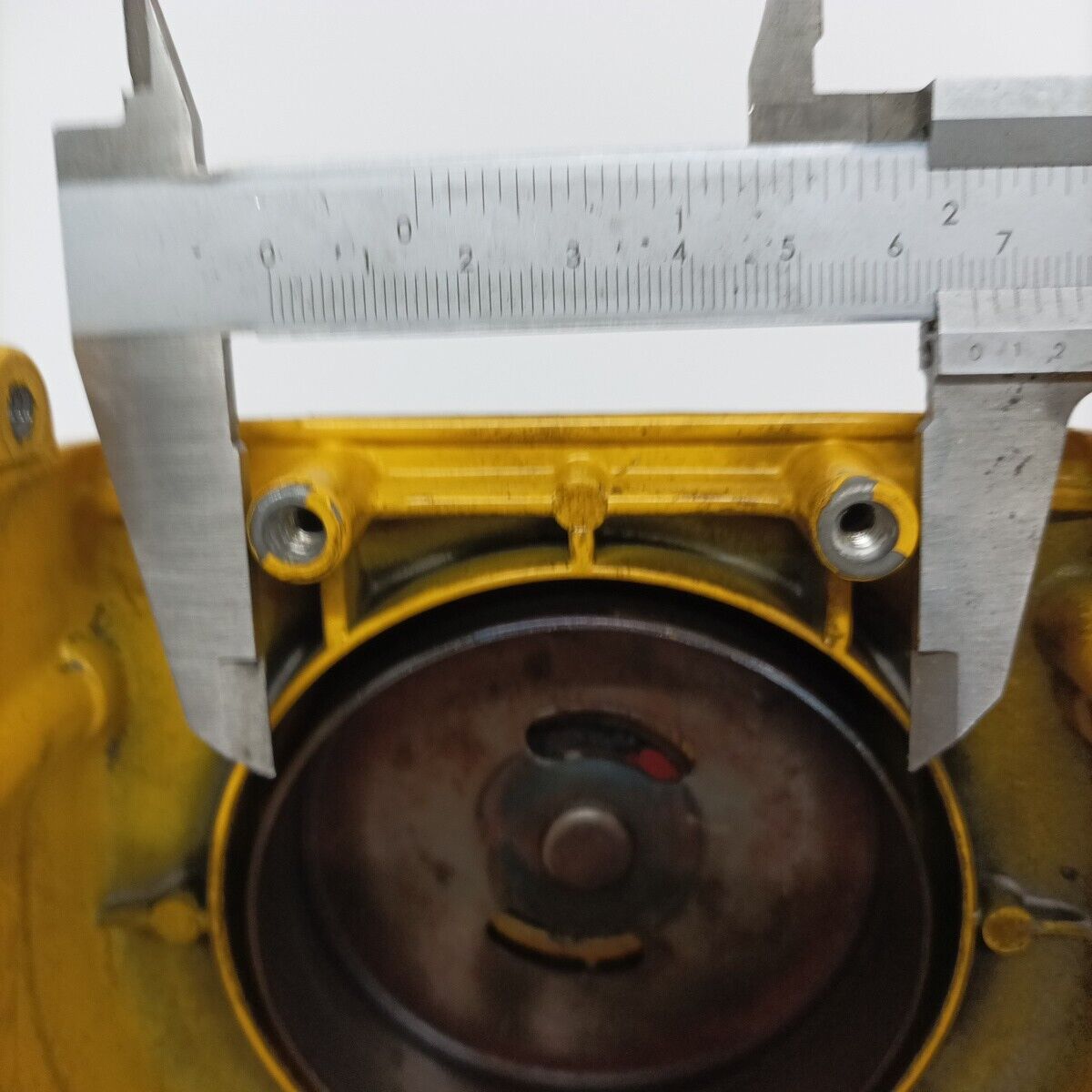 Ricambio supporto CAMPANA FRIZIONE usato decespugliatore EMAK DYNAMAC DB 40 L