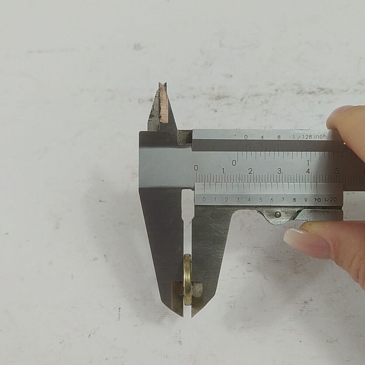 Ricambio per decespugliatore ECHO RM - 380 DADO BULLONE LATO VOLANO MOTORE usato