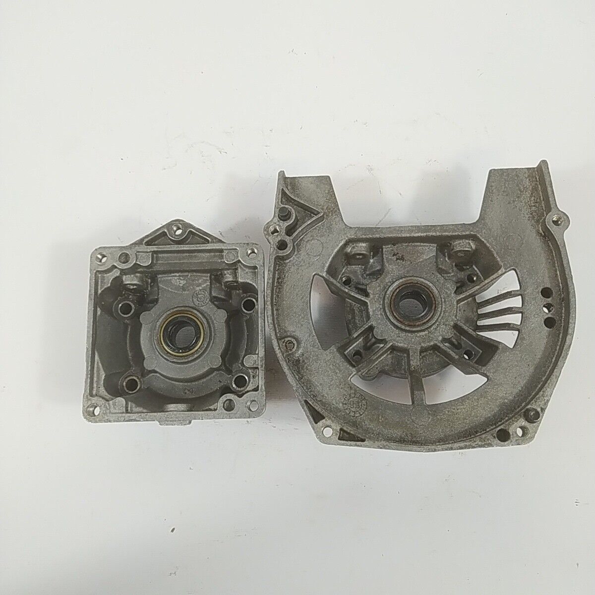 Ricambio CARTER BASAMENTO CILINDRO usato per decespugliatore OLEO MAC DYNAMAC