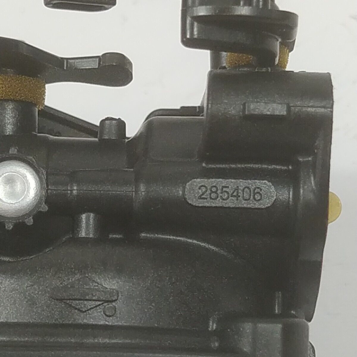 Ricambio CARBURATORE M06118 593695 per tosaerba Briggs & Stratton 675 EXi usato