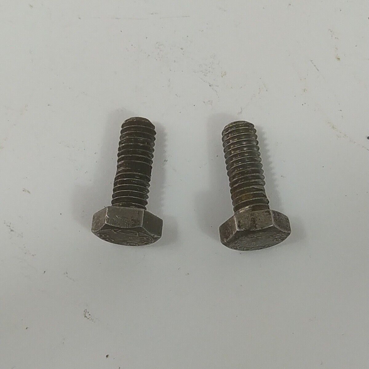 Ricambio per motosega STIHL 08 S VARIE VITI VITE BULLONE MOTORE ORIGINALE usato