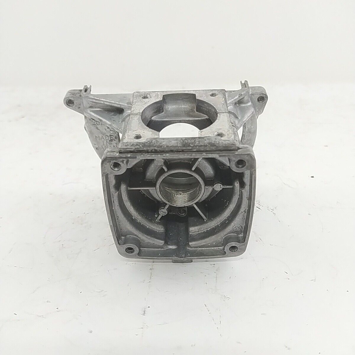 Ricambio CARTER BASAMENTO CILINDRO usato per decespugliatore MARUYAMA EA 320