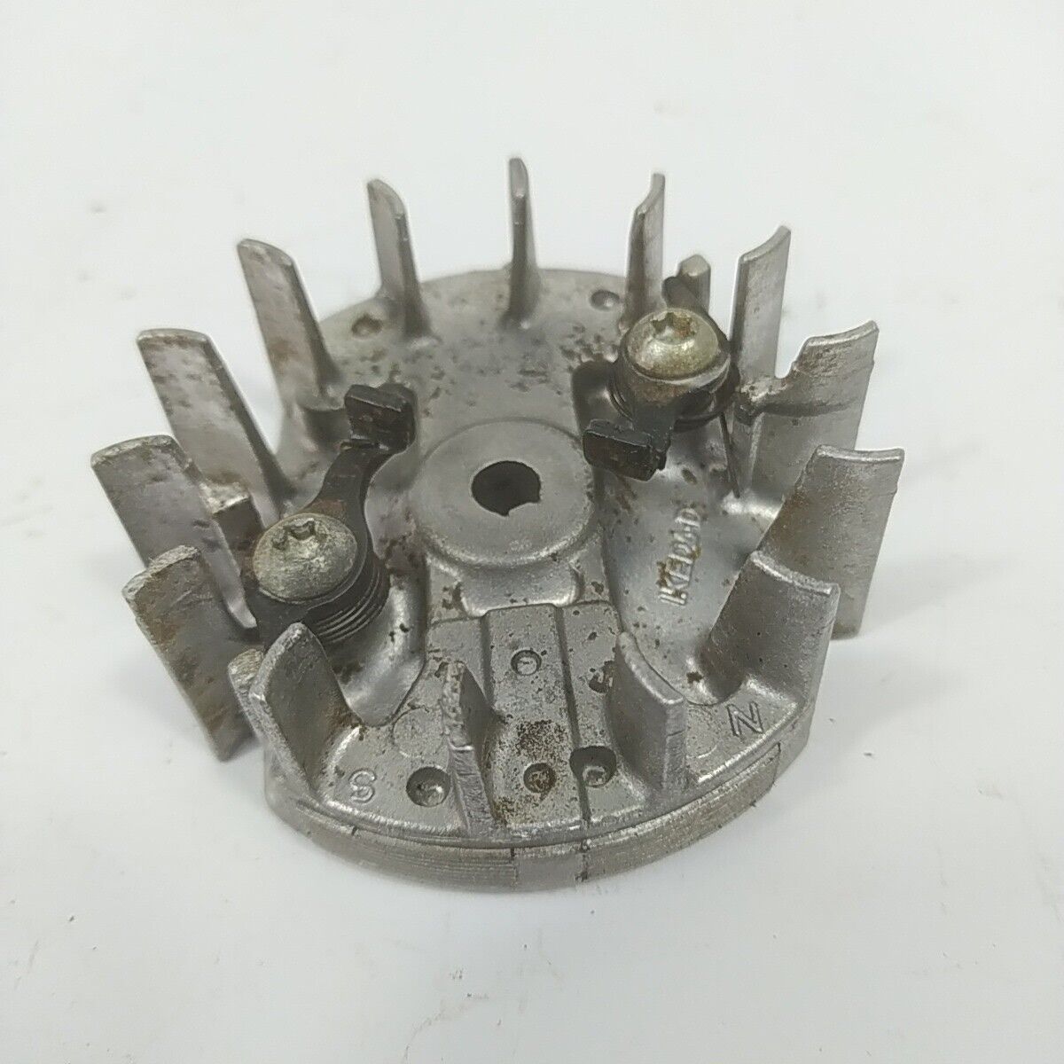 MOTOSEGA ZENOAH G 2000 t VOLANO magnete DI AVVIAMENTO accensione  UK 08001 usato