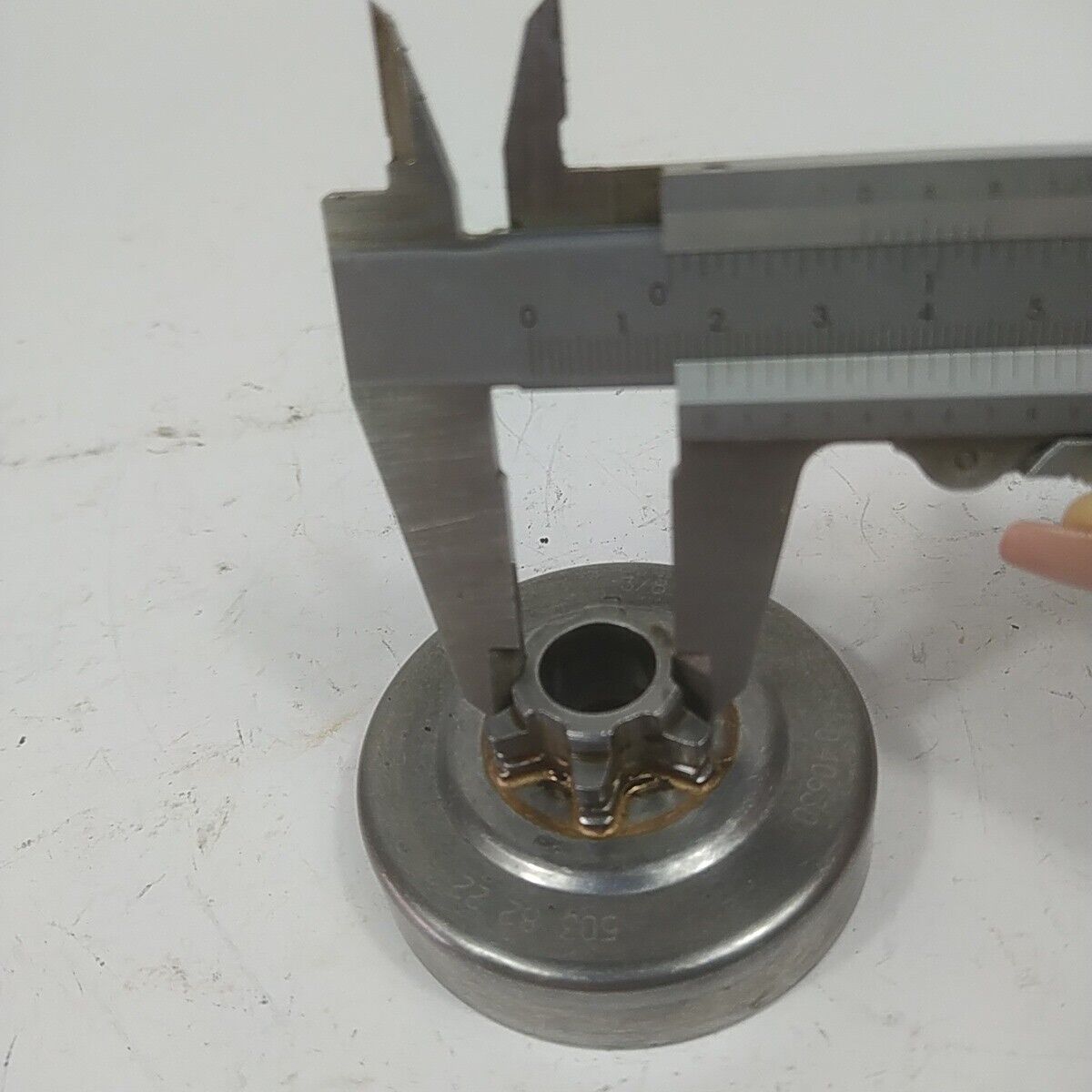 CAMPANA FRIZIONE CATENA 5038222 per motosega HUSQVARNA 338 XPT 334 ricambi usati