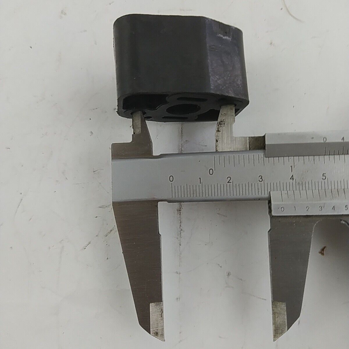 Ricambio COLLETTORE RACCORDO CARBURATORE usato per decespugliatore MARUYAMA 520