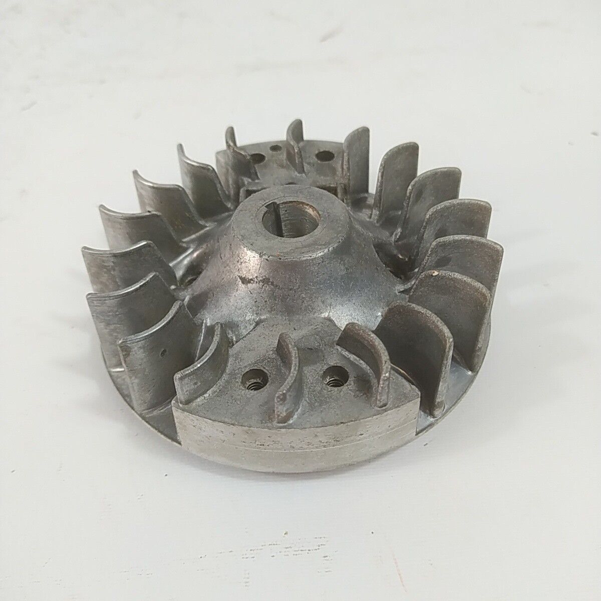 Ricambio VOLANO MAGNETICO DI AVVIAMENTO per decespugliatore TANAKA 501 ik usato