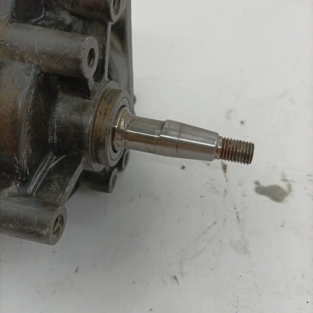 Ricambi CARTER BASAMENTO ALBERO MOTORE Originali Usati MOTOSEGA HOMELITE XL - 12