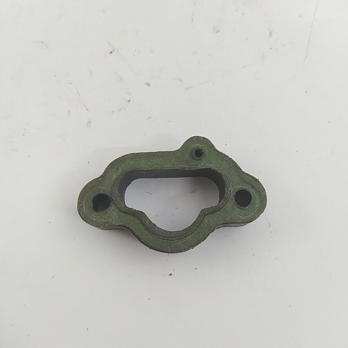 ricambi FLANGIA COLLETTORE CARBURATORE Per motosega castor ALPINA PROF 70 usati