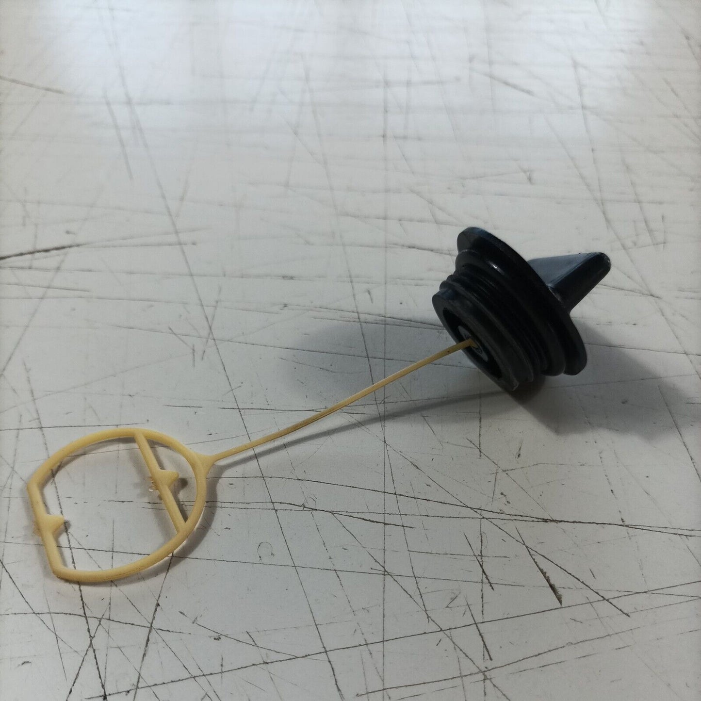 MOTOSEGA OLEOMAC OM 251 KIT TAPPO SERBATOIO CARBURANTE MISCELA ricambi usati