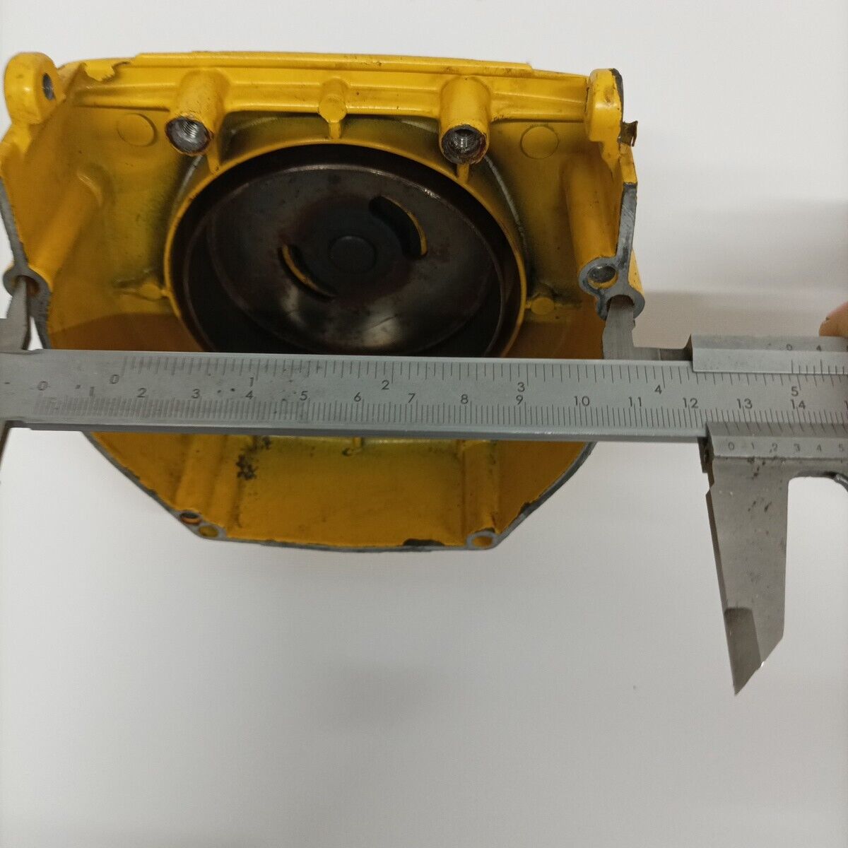 Ricambio supporto CAMPANA FRIZIONE usato decespugliatore EMAK DYNAMAC DB 40 L