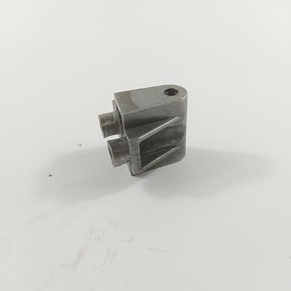 Ricambi MOTOSEGA EFCO BLITZ 35 OLEOMAC usati SUPPORTO PER MANIGLIA IMPUGNATURA 