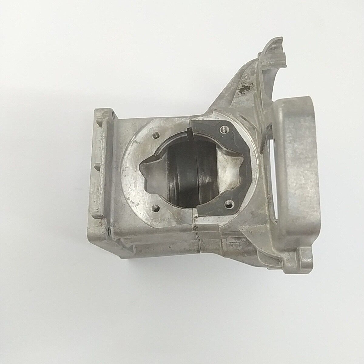 Ricambio usato CARTER BASAMENTO MOTORE decespugliatore Mcculloch ELITE 4000 3500