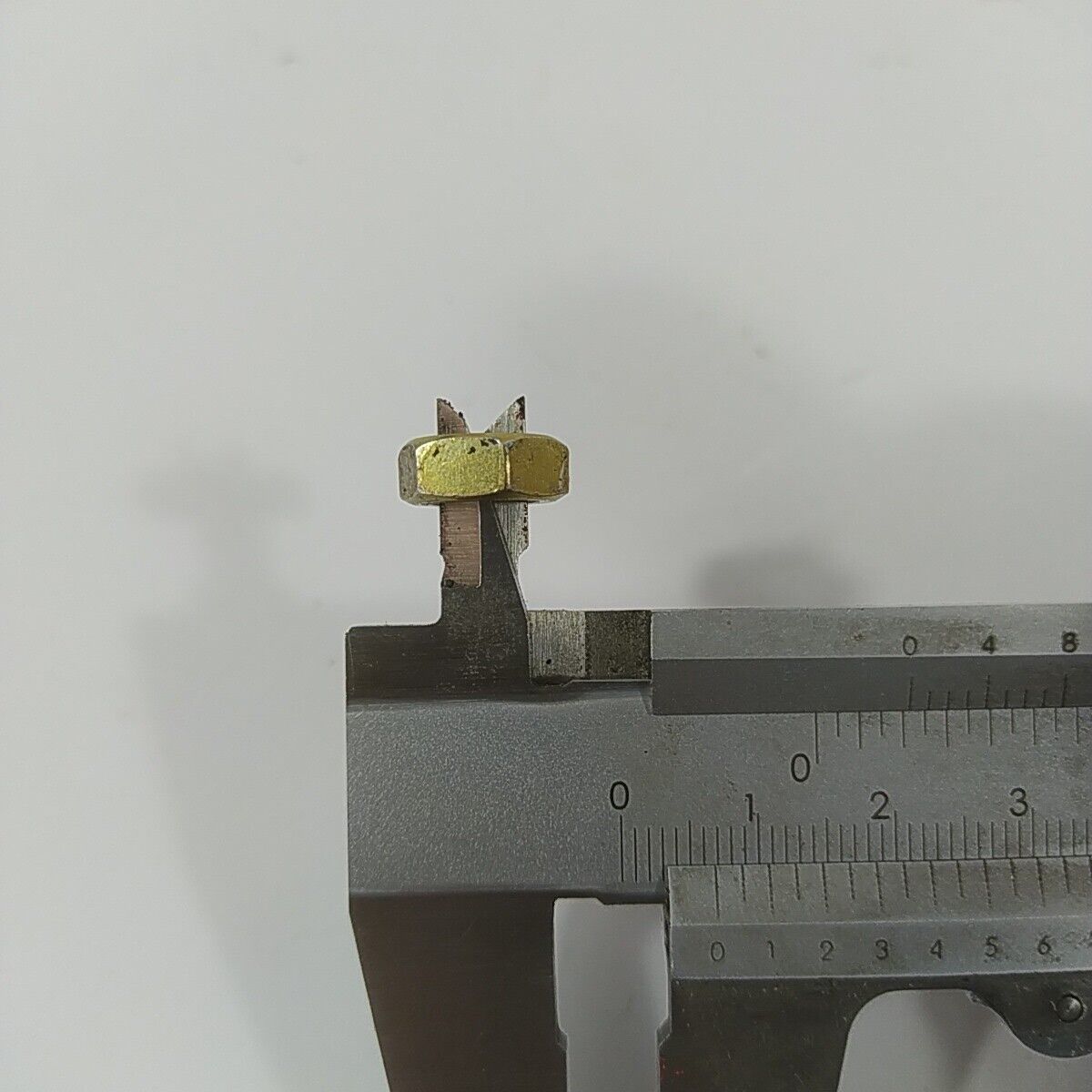 Ricambio usato RONDELLA E DADO ALBERO MOTORE per decespugliatore KAWASAKI TG 33
