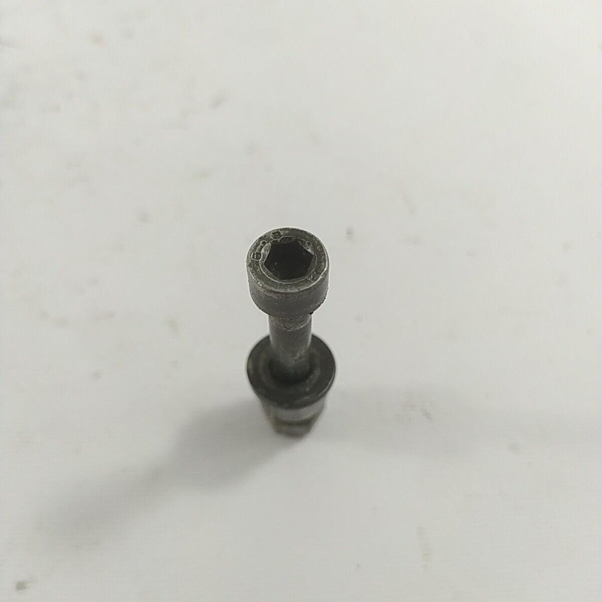 ricambio PERNO VITE SUPPORTO MANIGLIA MANICO motosega ALPINA CASTOR 41 40 usati