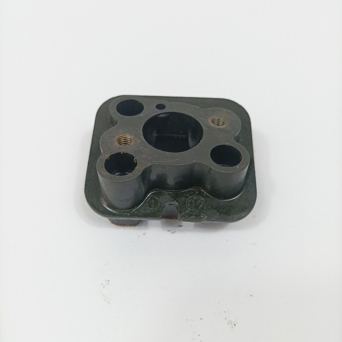 Ricambio usato FLANGIA COLLETTORE CARBURATORE per motosega DOLMAR 116 si