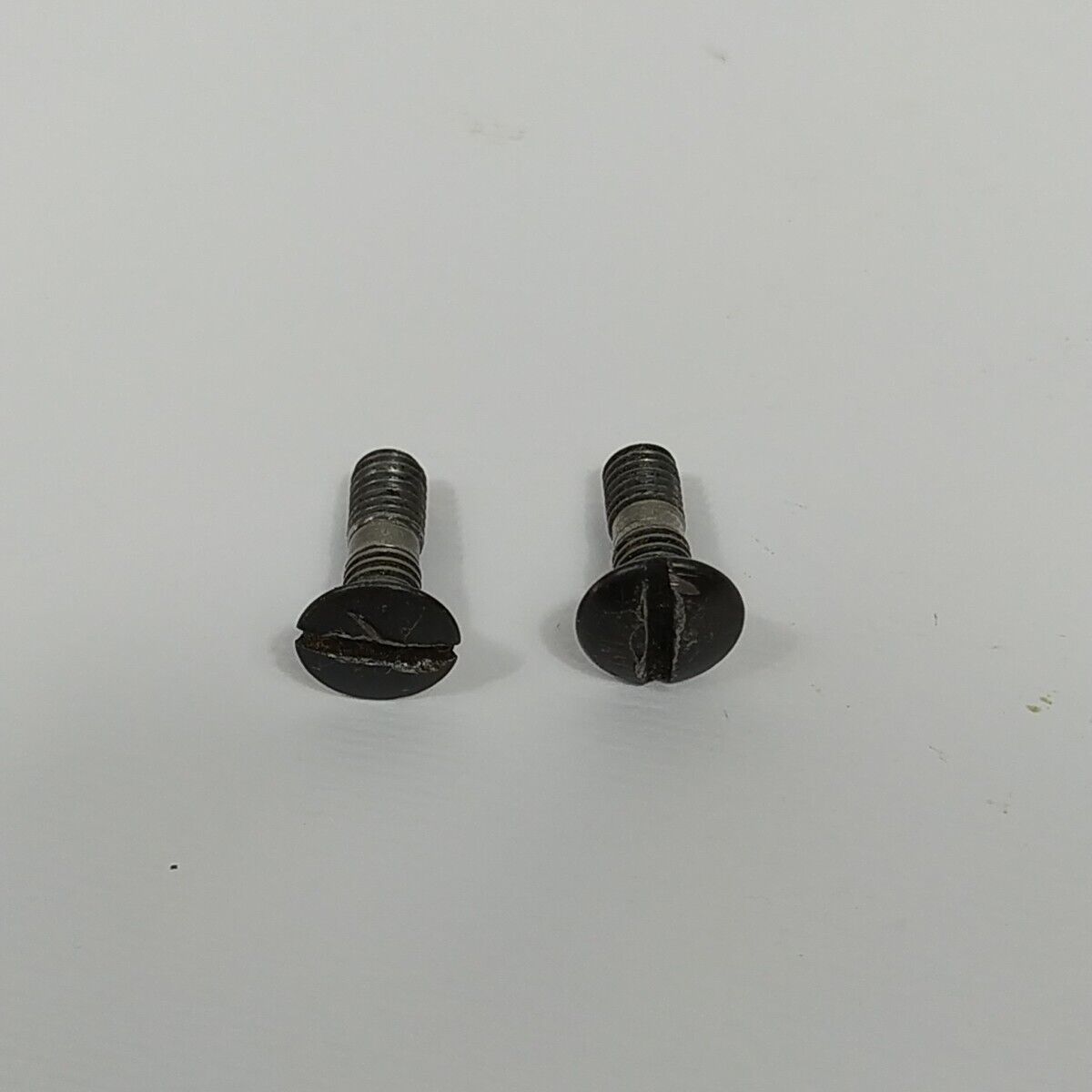 2 VITI BULLONI ARTIGLIO arpione per motosega ALPINA CASTOR 40 41 ricambi usati