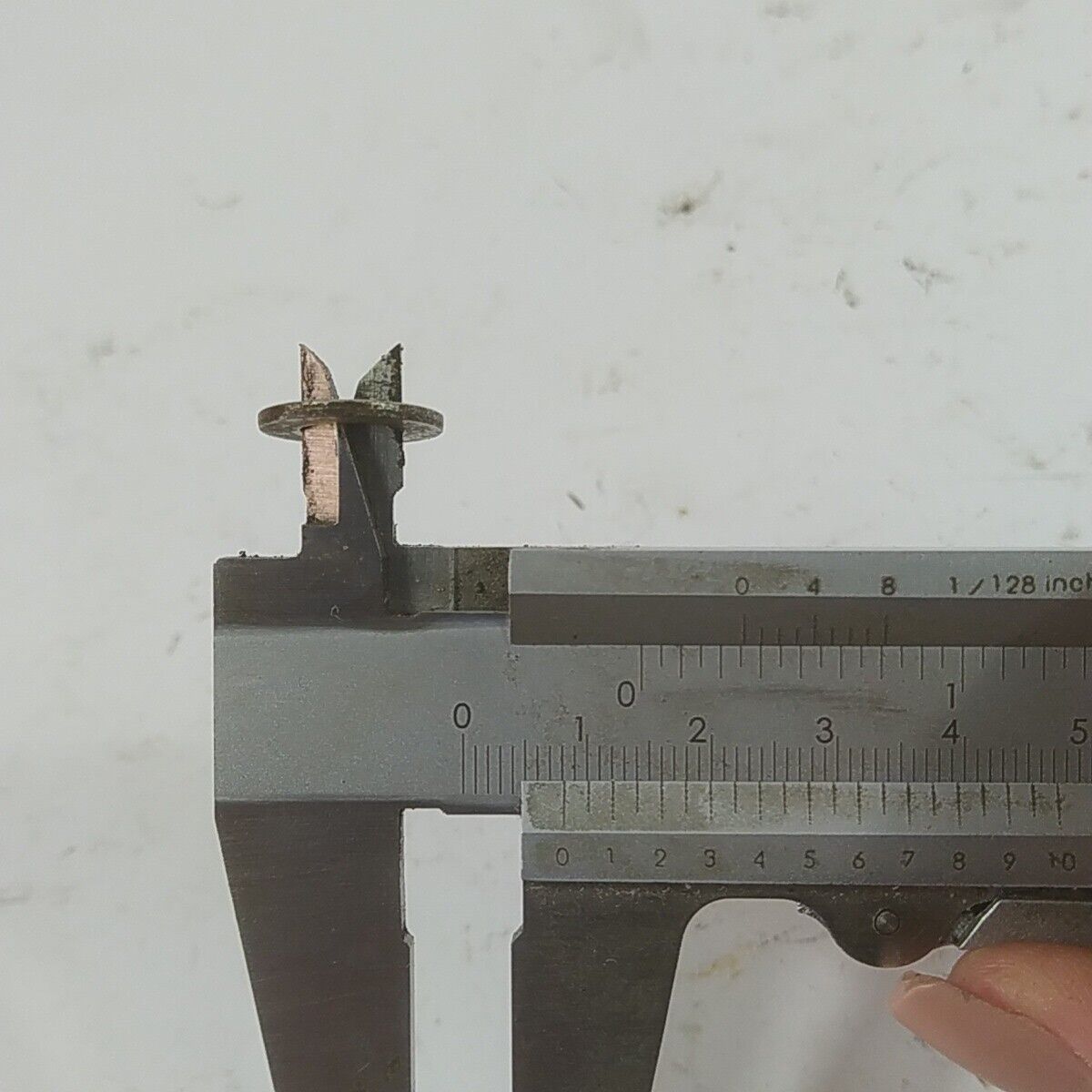DADO VOLANO DI AVVIAMENTO MOTORE per motosega OLEO MAC GS 440 ricambi usati